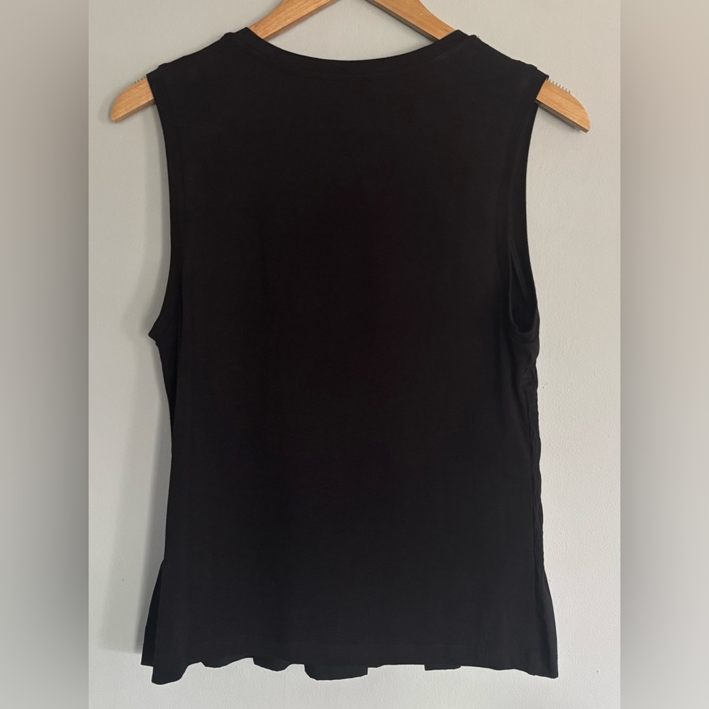 NWOT Laundry By Shelli Segal Black Smocked Tank Top - Picture 2 of 5